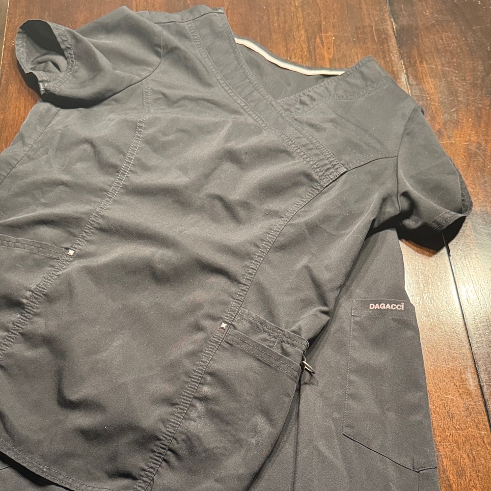 3/$15! 🎈 Women’s Black Scrub set - mixed brand